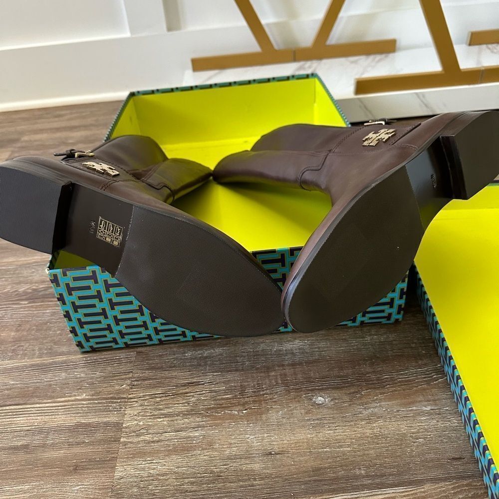 Tory Burch Boots with gold metal logo - Picture 6 of 7